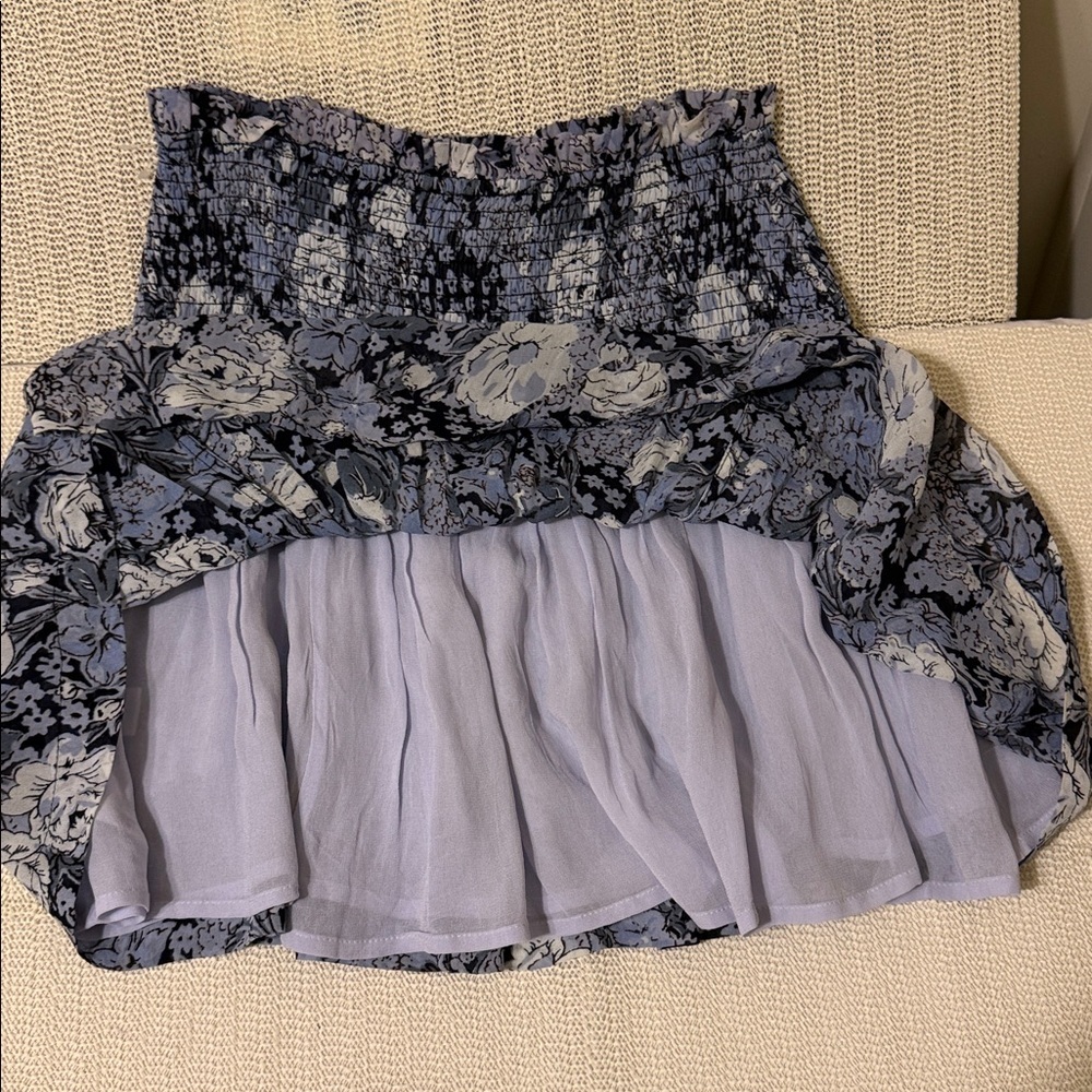 GANNI Blue Floral Georgette
Smocked Pull on Lined Mini Skirt
Size 36 - Picture 9 of 11